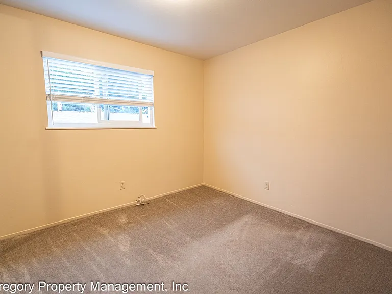1238 Regent — Photo 11