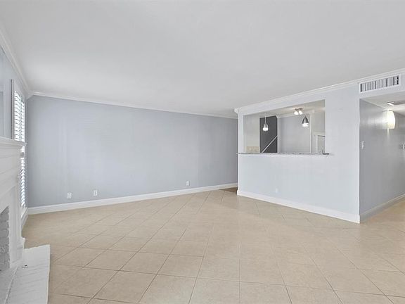 4th image of 15917 Archwood Ln