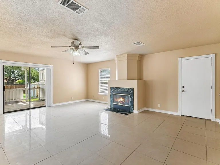 1300 Chalk Ln — Photo 10