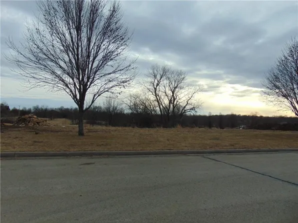 2507 Burris Dr, Harrisonville, MO 64701