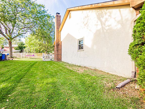 3rd image of 7615 Deer Creek Dr