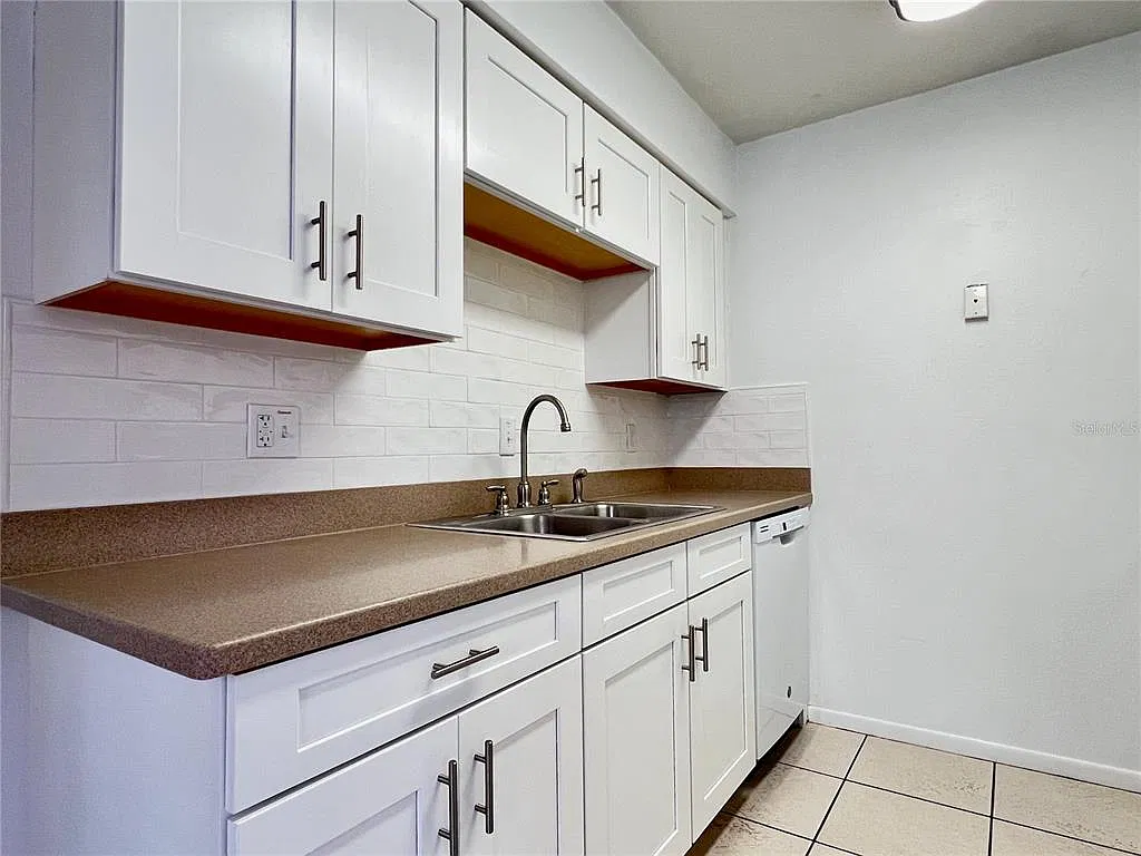2 bed, 1.0 bath, 870 sqft, $1,750 — Photo 4