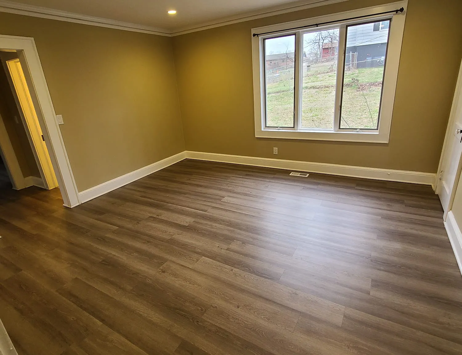 3 bed, 1600 sqft, $1,550 — Photo 4