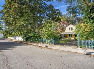 49 Bridge St, Warren, RI 02885