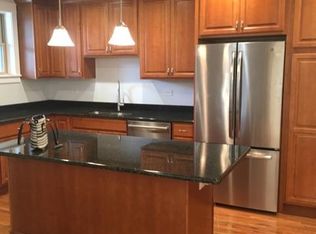 2310 W Farwell Ave #2, Chicago, IL 60645