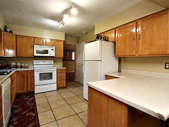 5th image of 6228 Autumnleaf Ln