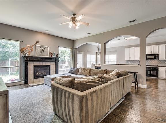 5th image of 512 Saddlehorn Dr