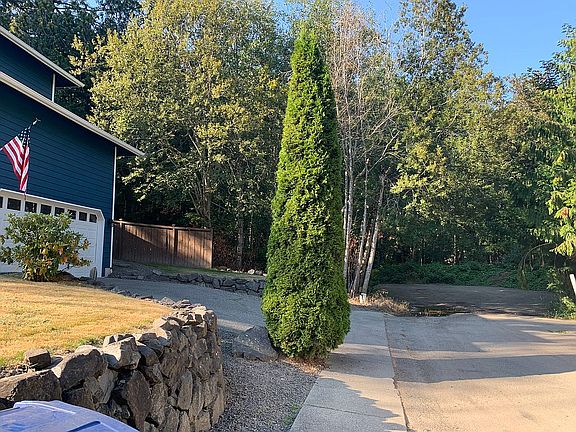 5th image of 942 NE Winston Dr