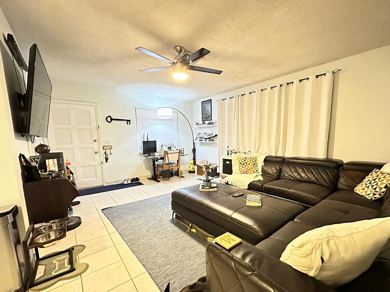 2 bed, 1250 sqft, $2,540 — Photo 3