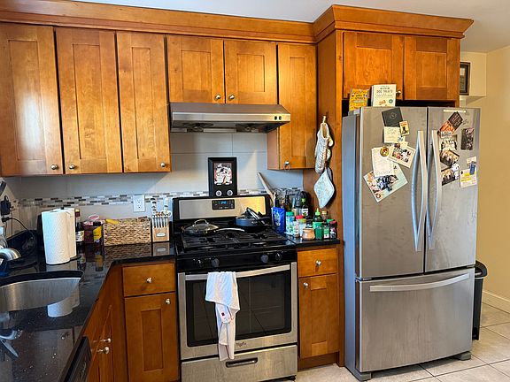 2nd image of 6 Cenacle Rd #2