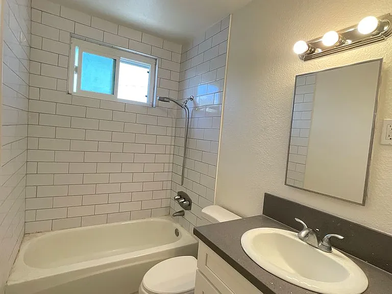 126 E Wilken Way — Photo 13