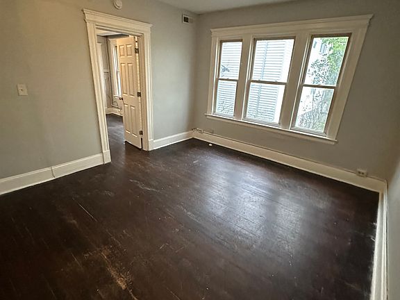 4th image of 112 Shelley St APT 1