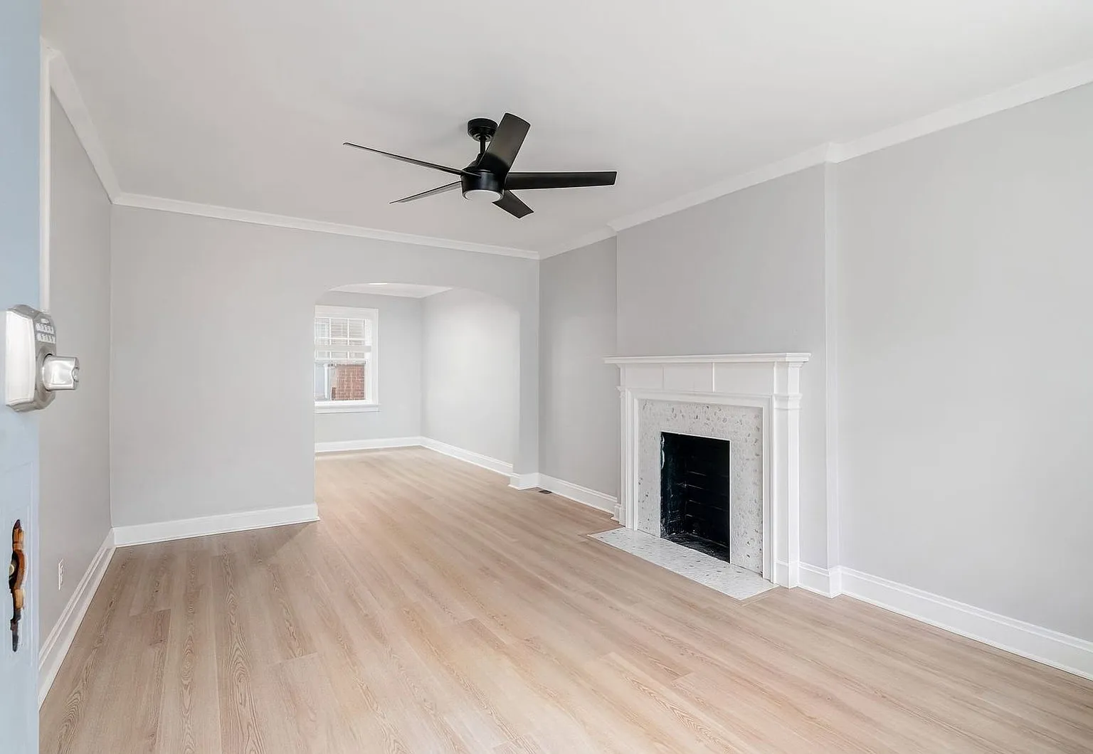 2 bed, 1.0 bath, $1,895 — Photo 3