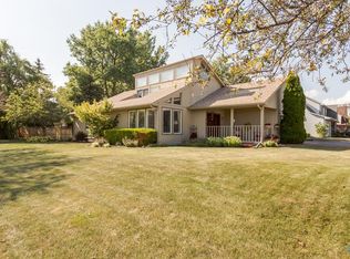 496 Patriot Dr W, Waterville, OH 43566