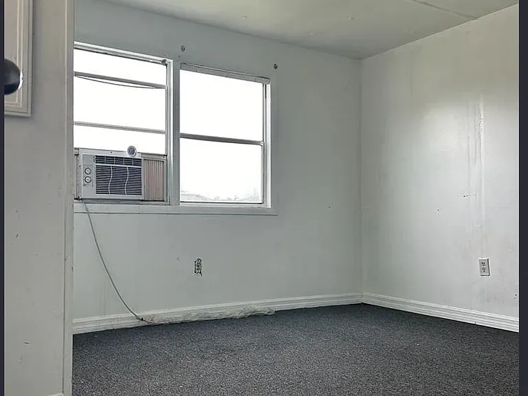 22 Holly Dr — Photo 4