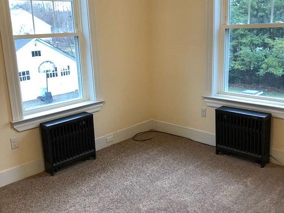 5th image of 19 Franklin St Floor 2