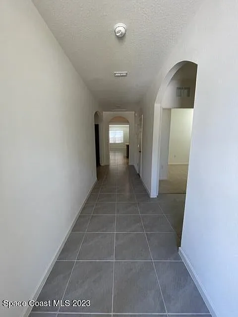 691 Londonderry Circle Southeast - 1 — Photo 2