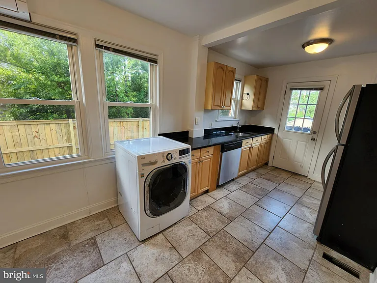1227 N Utah St #3 — Photo 2