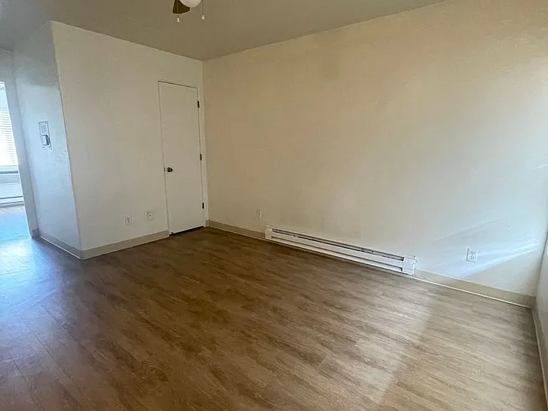 3828 N Vickie Ct — Photo 4