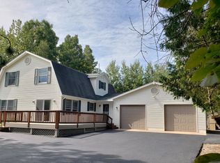 8659 Galbraith Rd, Cheboygan, MI 49721