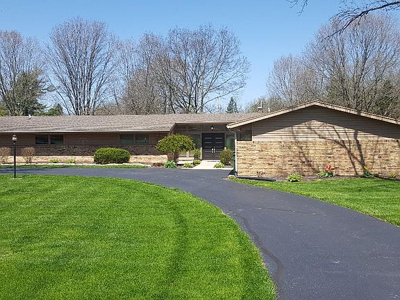 2nd image of 861 Lincolnshire Dr