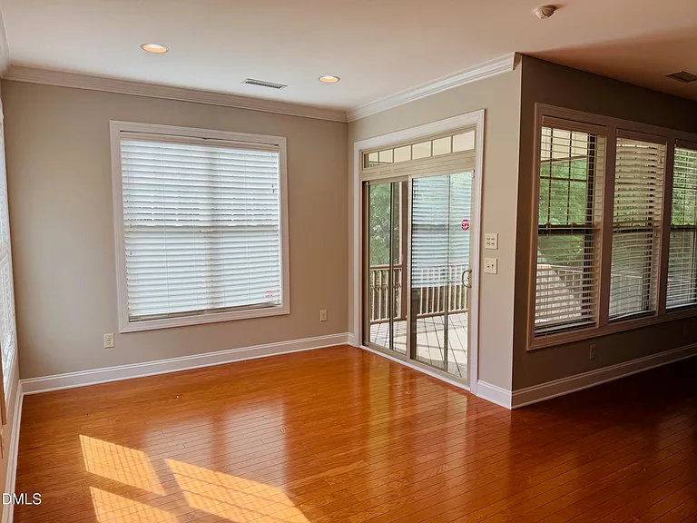 3913 Wedonia Dr — Photo 10