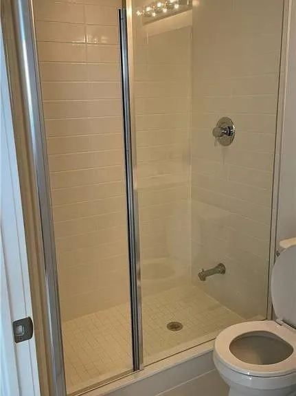 159 Wellesley St E #2008 — Photo 7