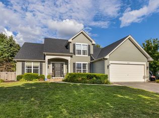 618 Briarwood Ln, Oswego, IL 60543