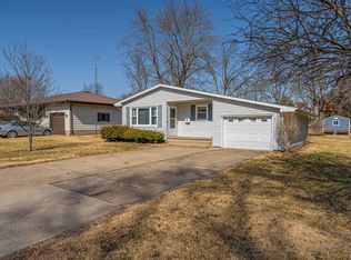 1566 Pulaski St, Lincoln, IL 62656