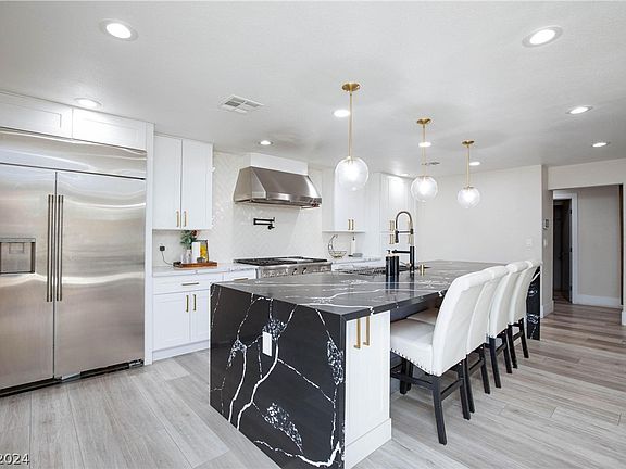 3rd image of 5759 Rainwood Dr