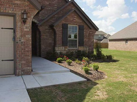 4th image of 5717 Saint James Pl
