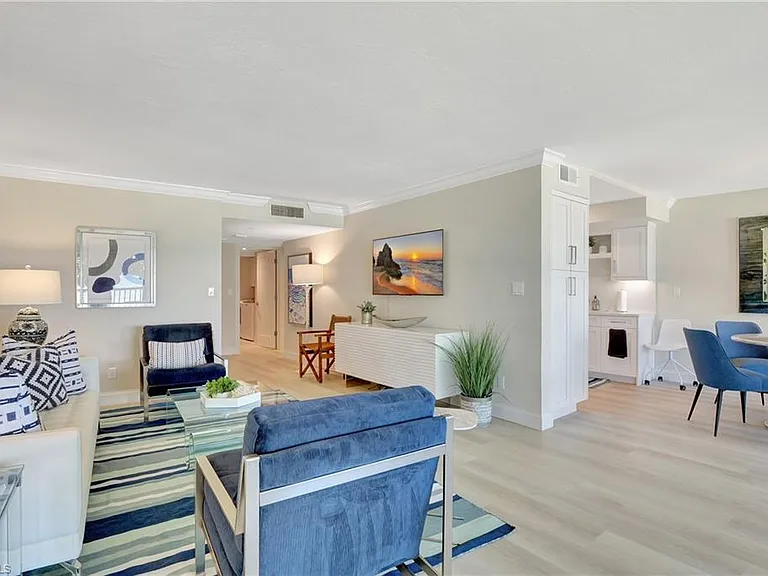 2357 Gulf Shore Blvd N #107 — Photo 8