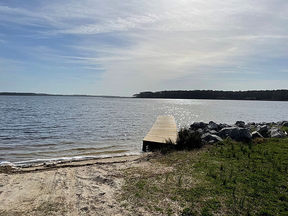 5th image of 137 Tarpon Way