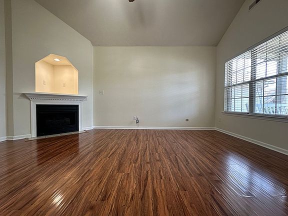 5th image of 1437 Day Lily Dr