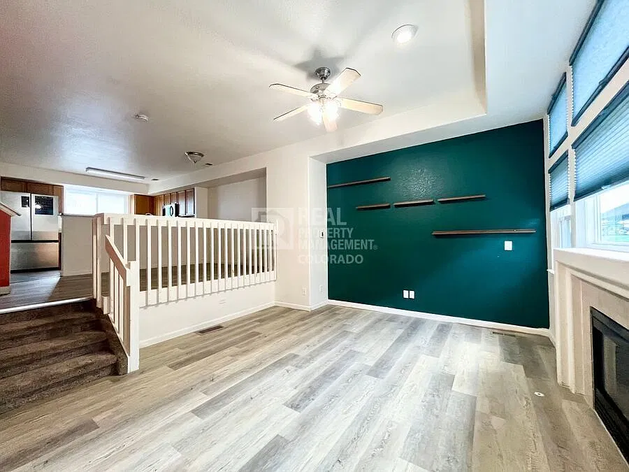 Bright & Spacious 3-Bedroom Townhome in Jasmine Estates — Photo 3