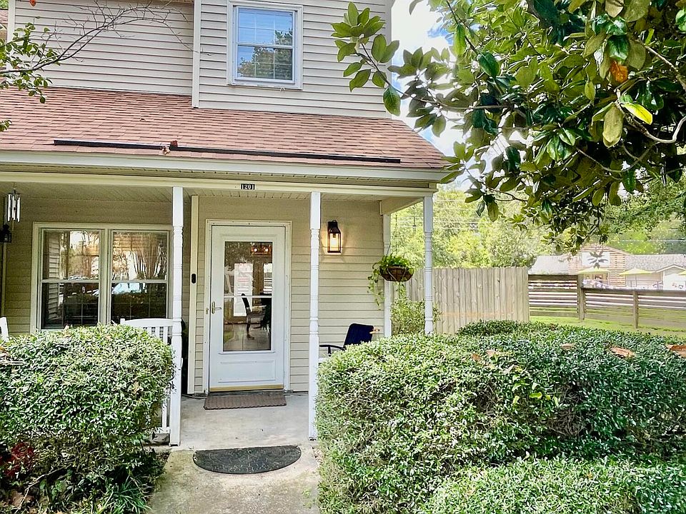 1st image of 1201 Meadow Park Ln #B