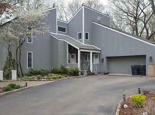 9006 Hyland Creek Rd, Bloomington, MN 55437