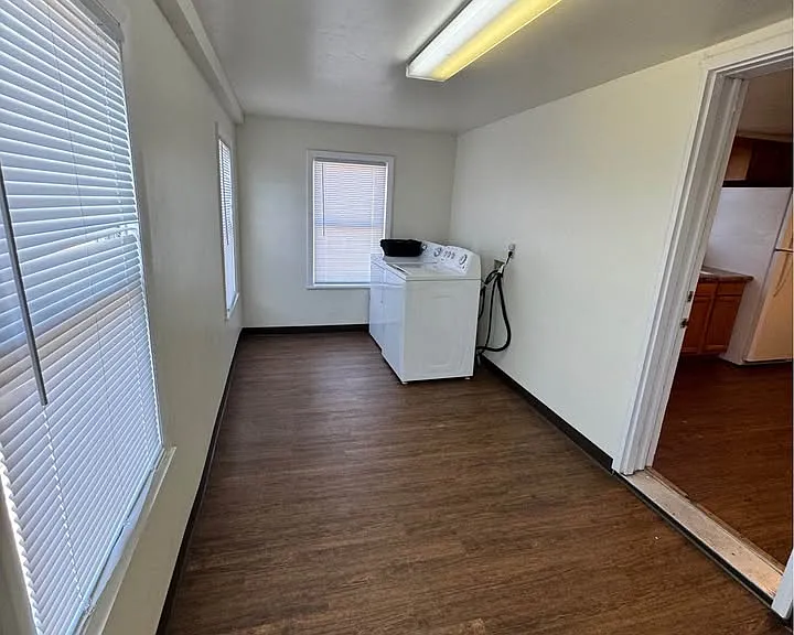 133 E Main St #1 — Photo 4