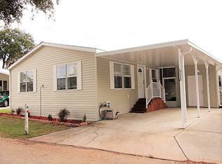 602 South St, Wildwood, FL 34785