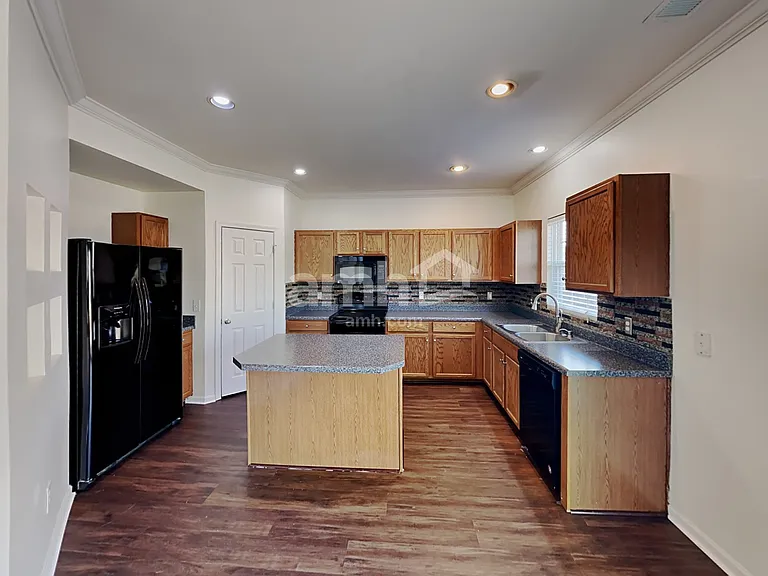 661 Wolfeboro Ln — Photo 3
