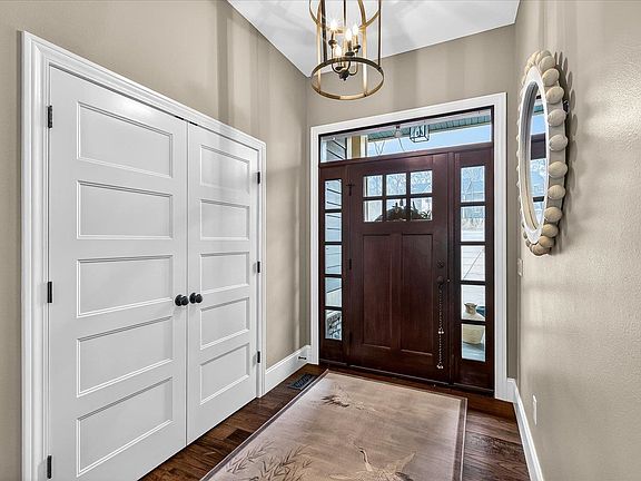 4th image of 3167 Woodhill Cir