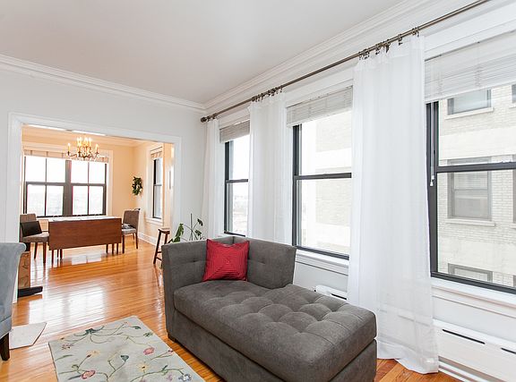 5th image of 3520 N Lake Shore Dr APT 7H