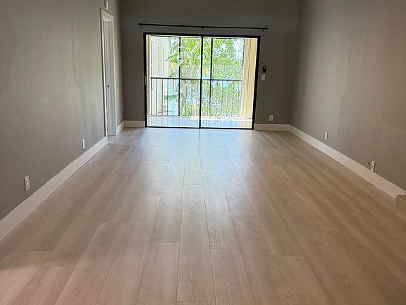 5th image of 2650 Greenwood Terrace #2220
