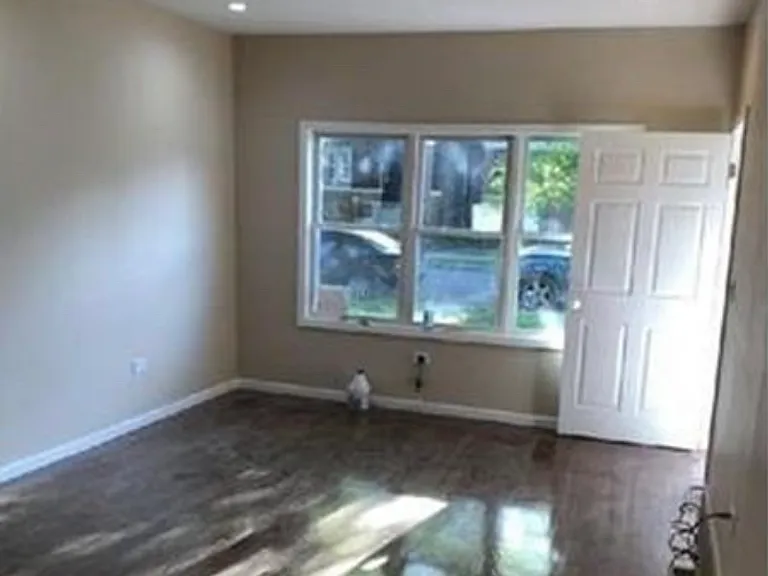 8551 S Manistee Ave #2 — Photo 3