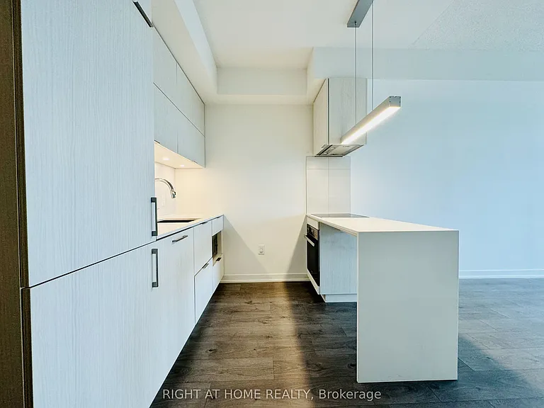 20 Richardson St #404 — Photo 19