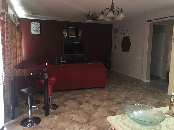 4th image of 2231 W Faria Ln
