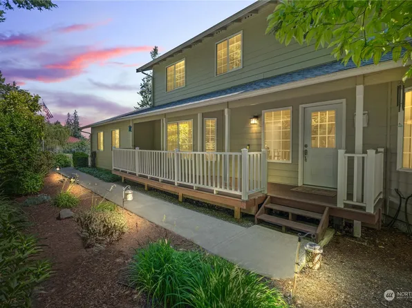 10706 8th Street E, Edgewood, WA 98372