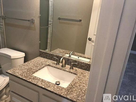 4th image of 1830 Southwest Expy APT 4