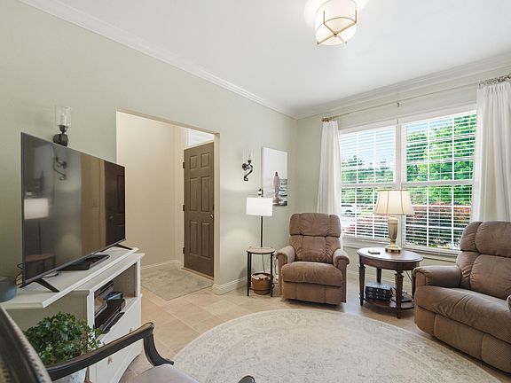 4th image of 3542 Burnley Dr
