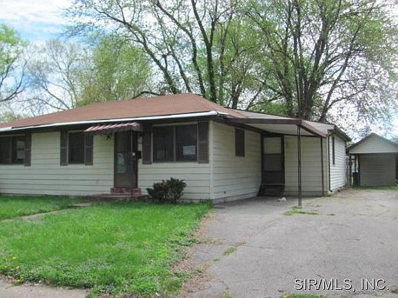 2nd image of 1124 Goelz Dr